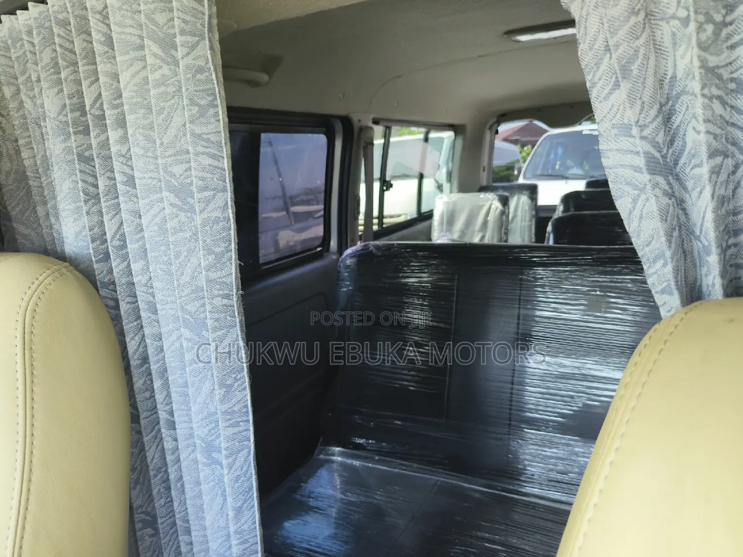 Toyota HiAce 2013 Silver