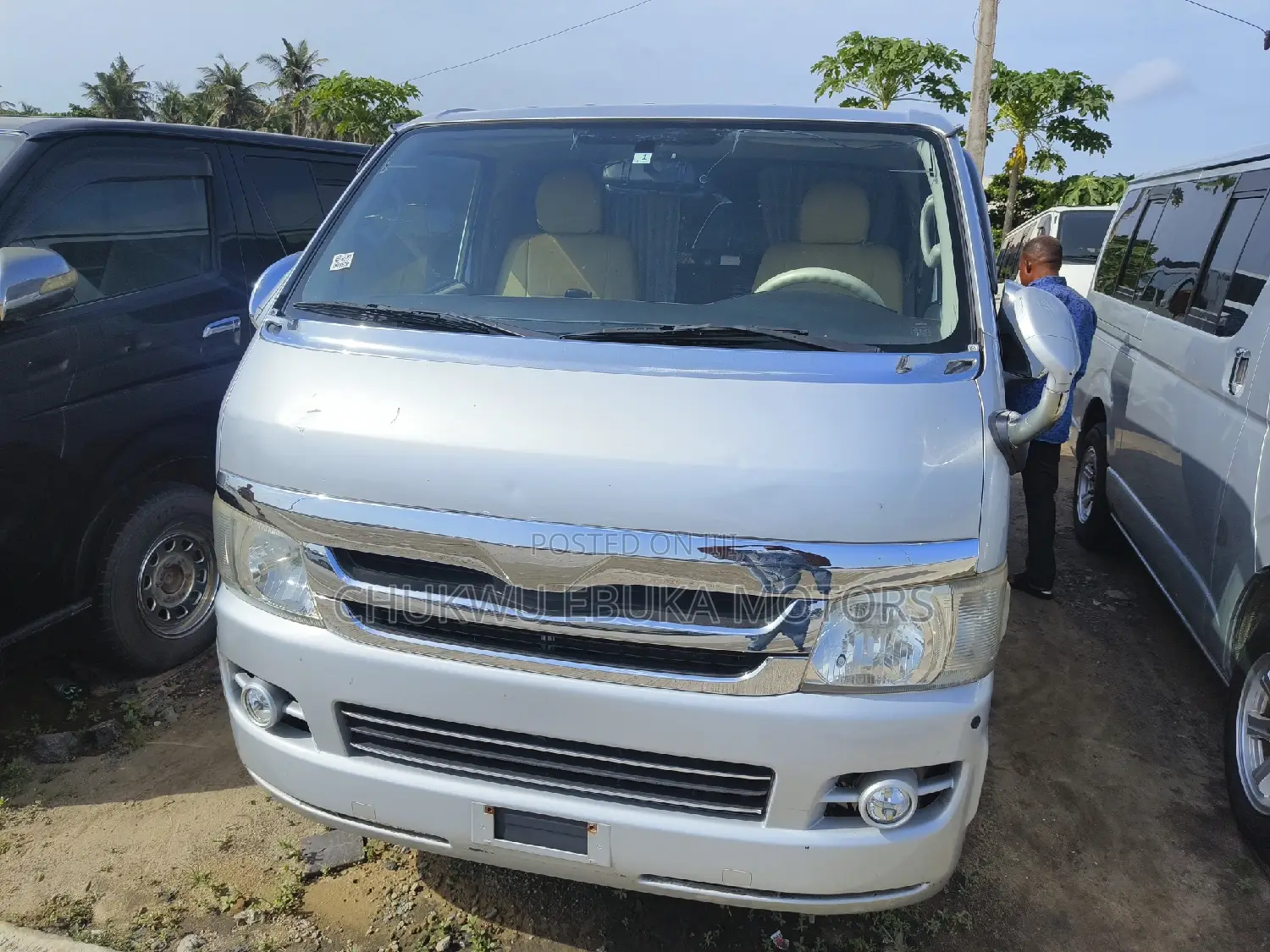 Toyota HiAce 2013 Silver