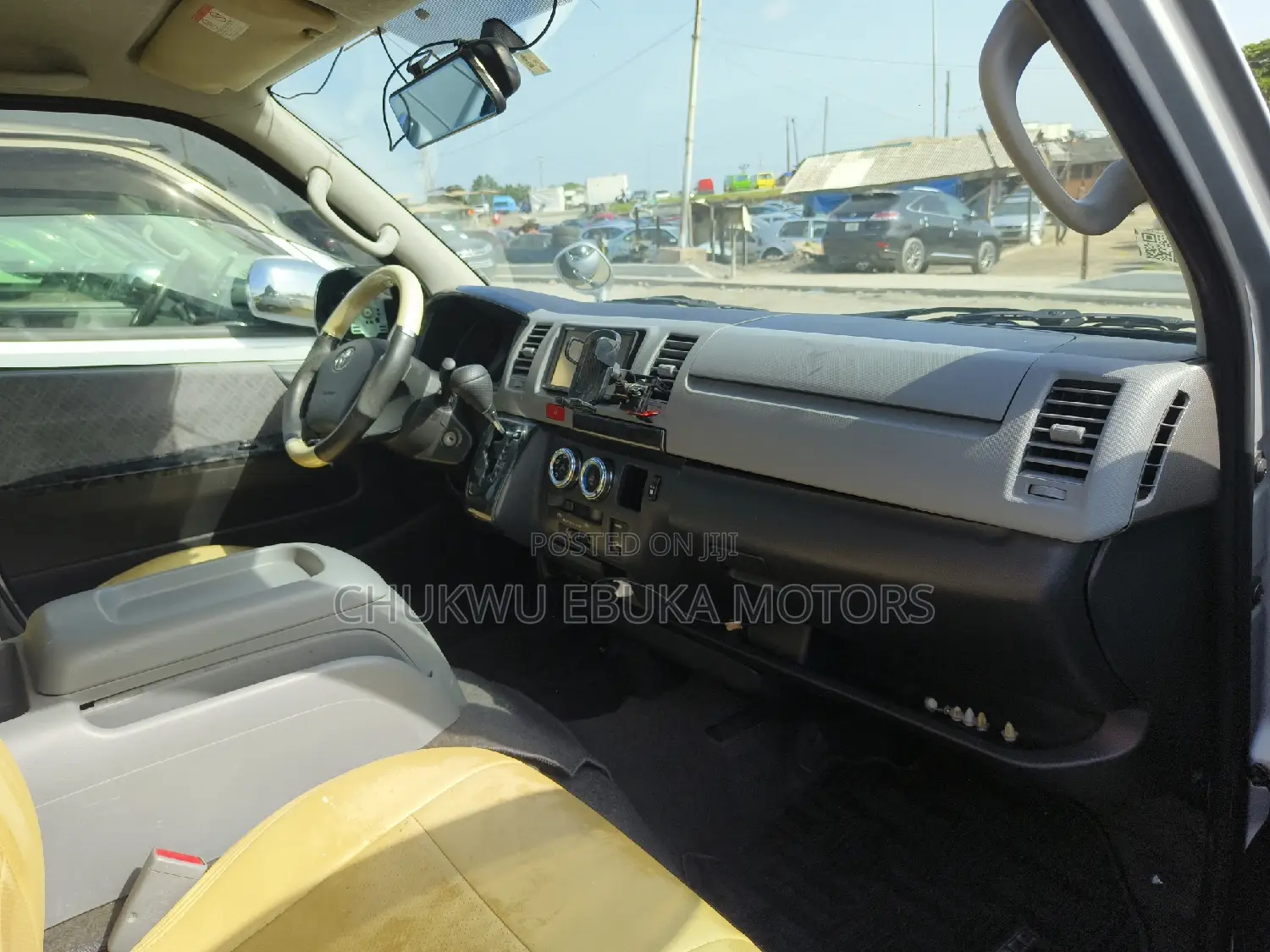 Toyota HiAce 2013 Silver