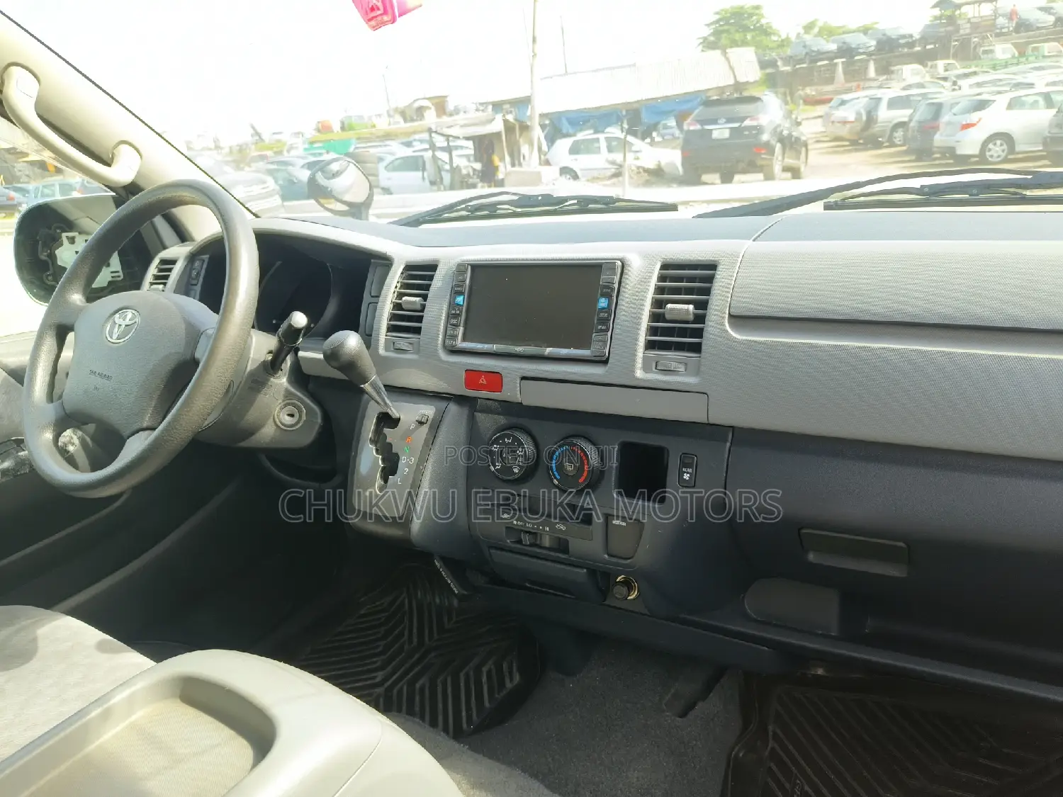 Toyota HiAce 2013 Silver