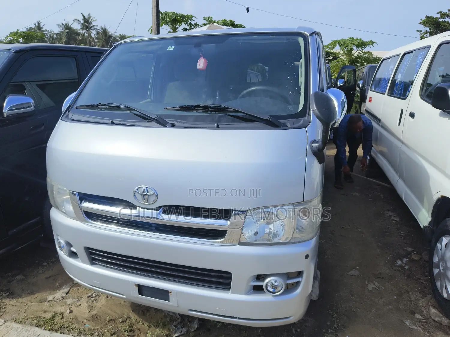 Toyota HiAce 2013 Silver