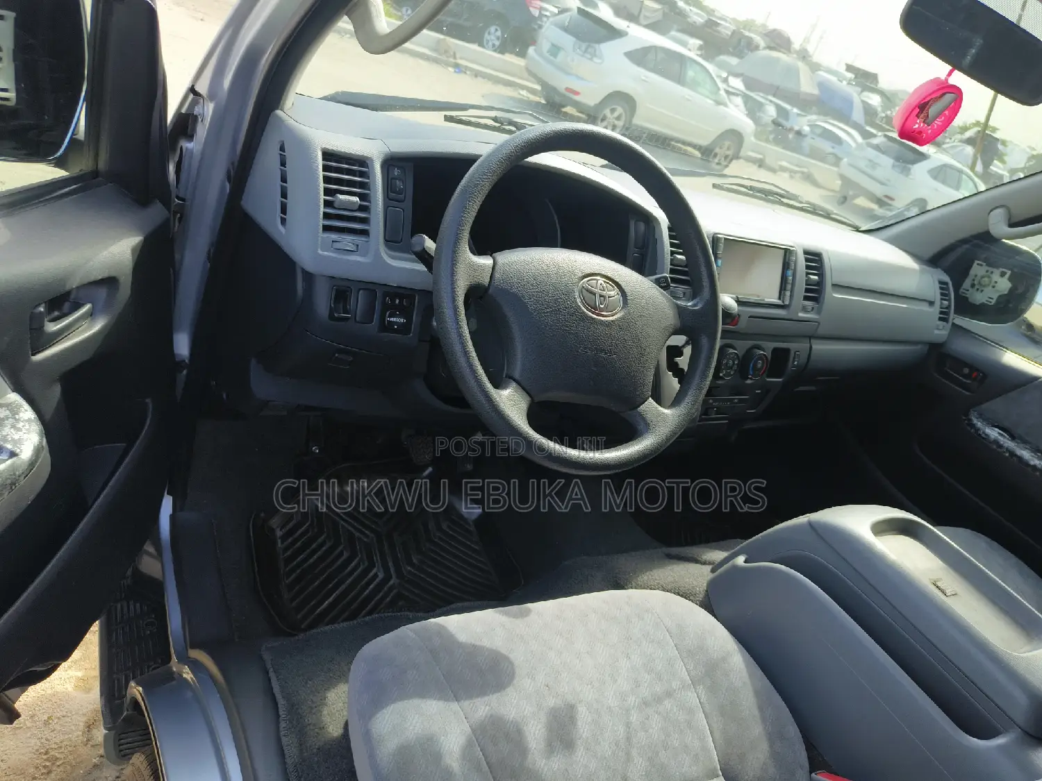 Toyota HiAce 2013 Silver