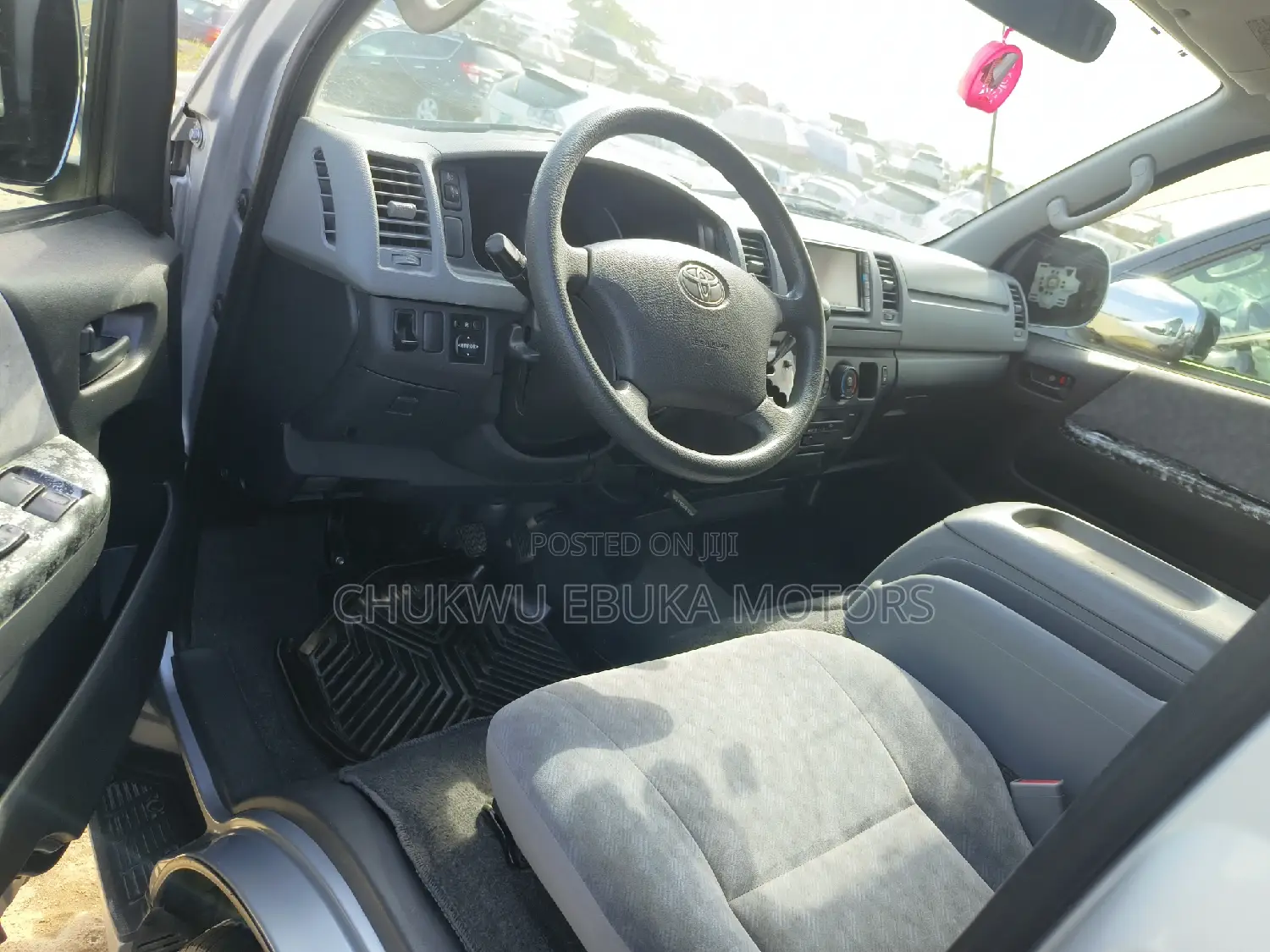 Toyota HiAce 2013 Silver