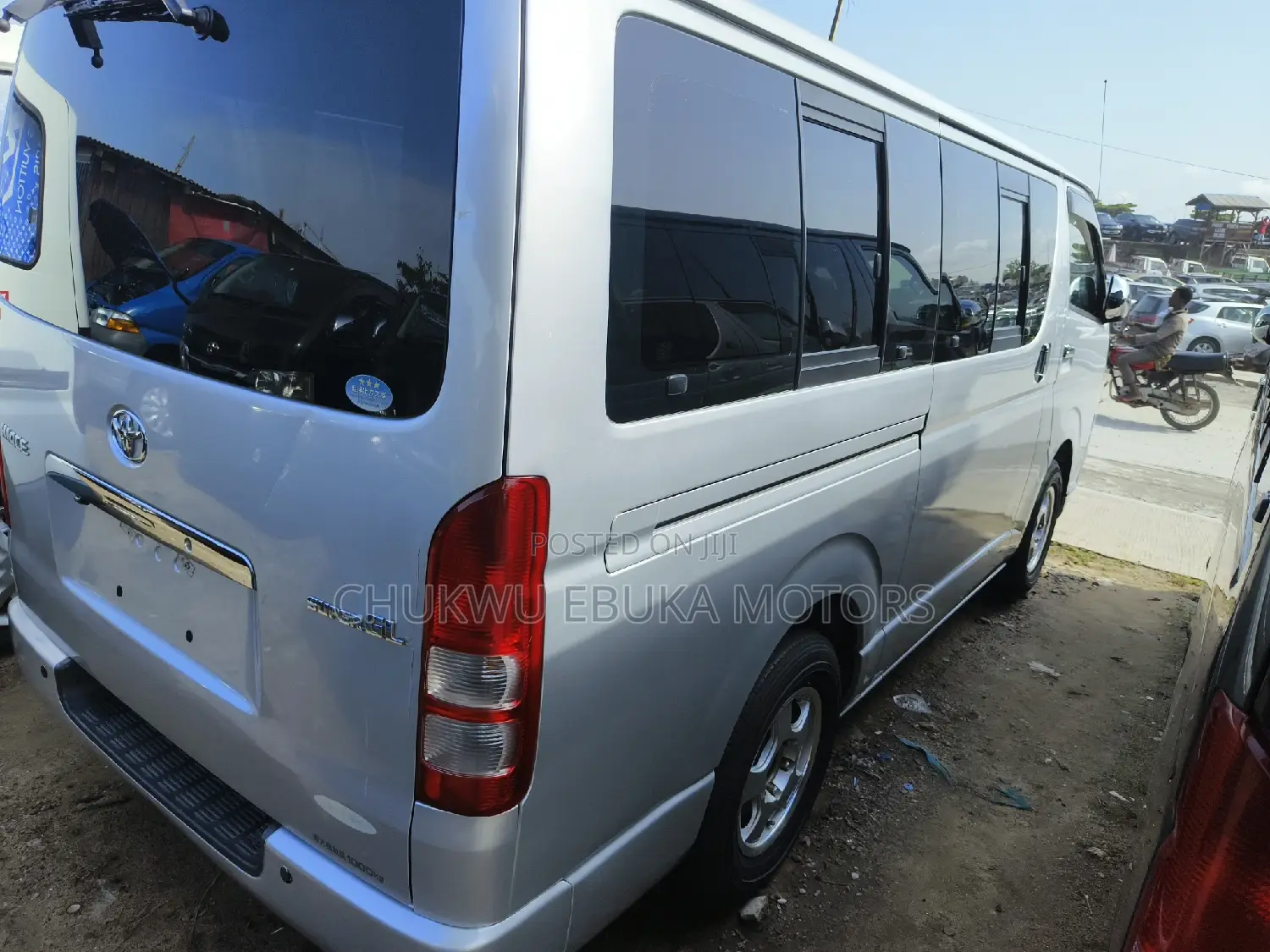 Toyota HiAce 2013 Silver