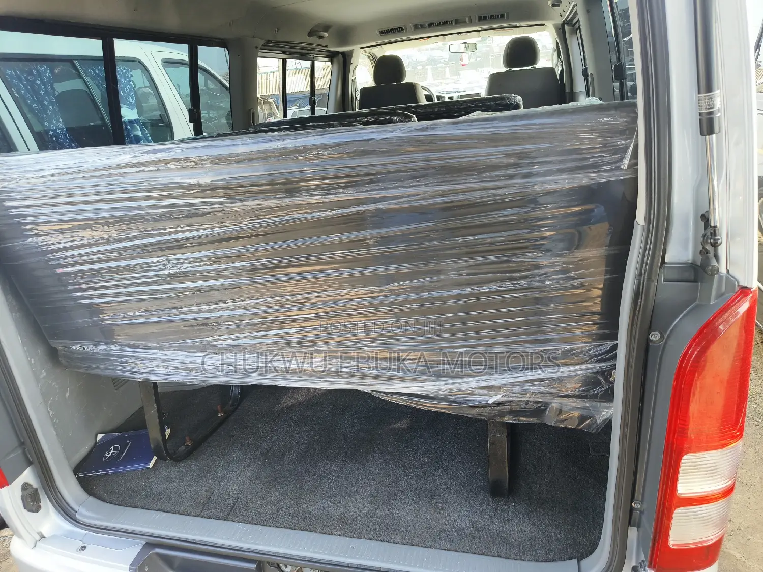 Toyota HiAce 2013 Silver