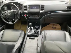 Honda Pilot Touring 4dr SUV 4WD (3.5L 6cyl 9A) 2017 Black