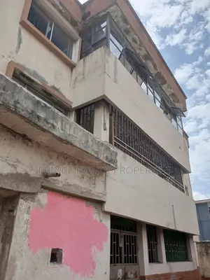 Photo - 3bdrm Block of Flats in Surulere for sale