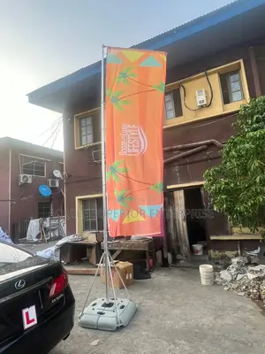 Giant-Pole Flag Banners Printing