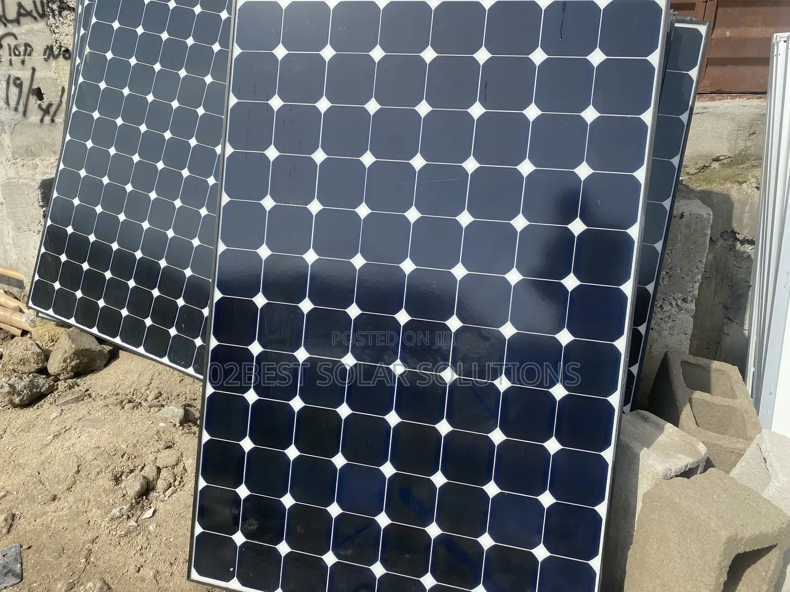 True 350W Canadian Solar Panel