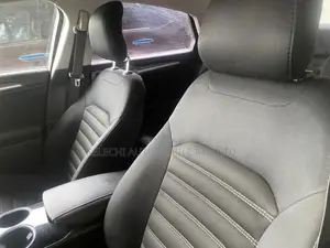 Ford Focus SE Sedan FWD (2.0L 4cyl 5M) 2013 Silver