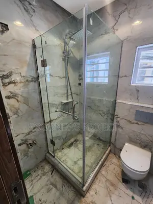 Hinged Glass Bath Enclosure