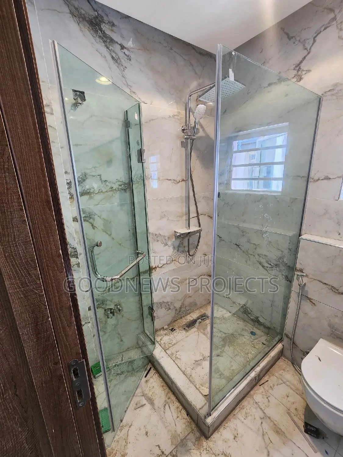 Hinged Glass Bath Enclosure