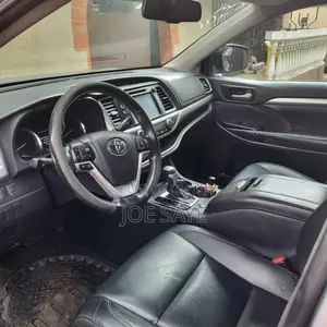 Toyota Highlander XLE V6 4x4 (3.5L 6cyl 6A) 2016 Green