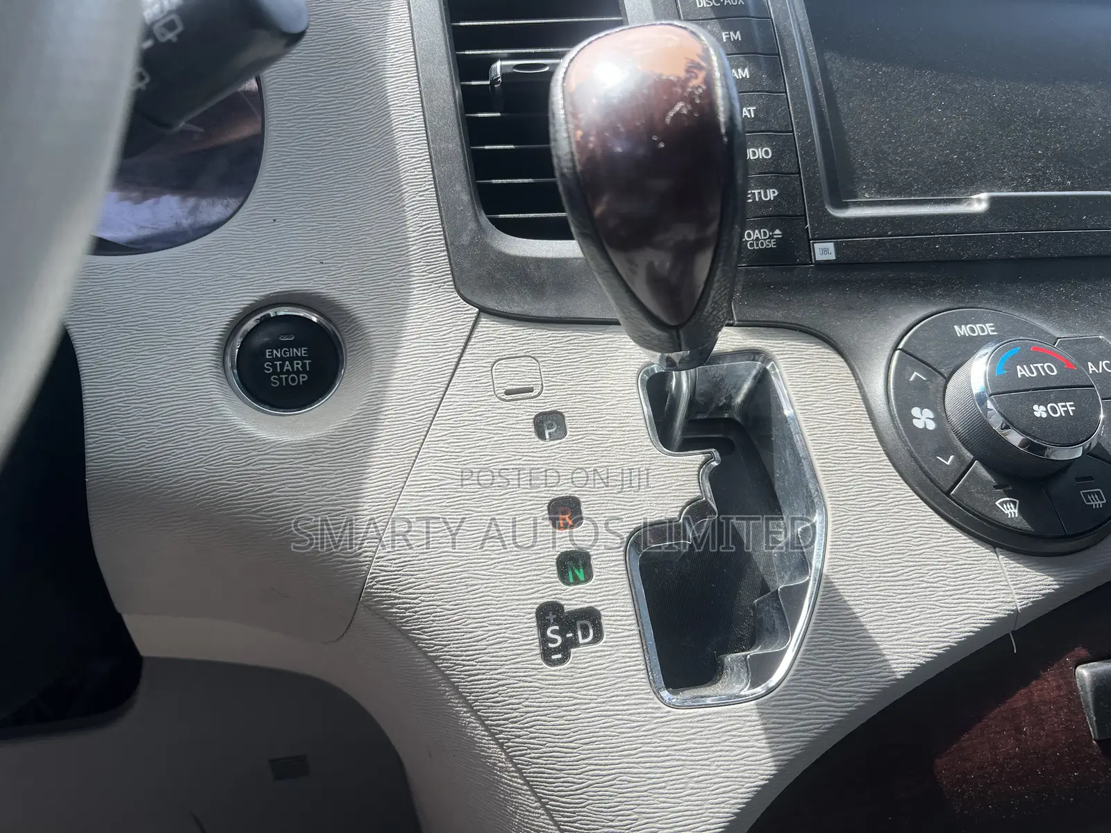 Toyota Sienna 2013 Red