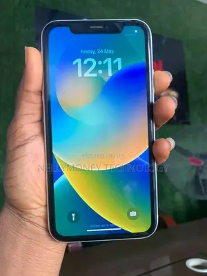 Apple iPhone XR 64 GB White