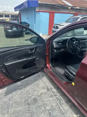 Toyota Avalon XLE Premium Sedan FWD (3.5L 6cyl 6A) 2013 Burgundy