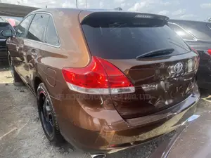 Toyota Venza AWD 2011 Gold