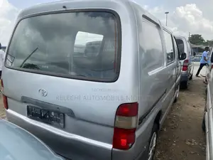 Toyota HiAce 2005 Silver