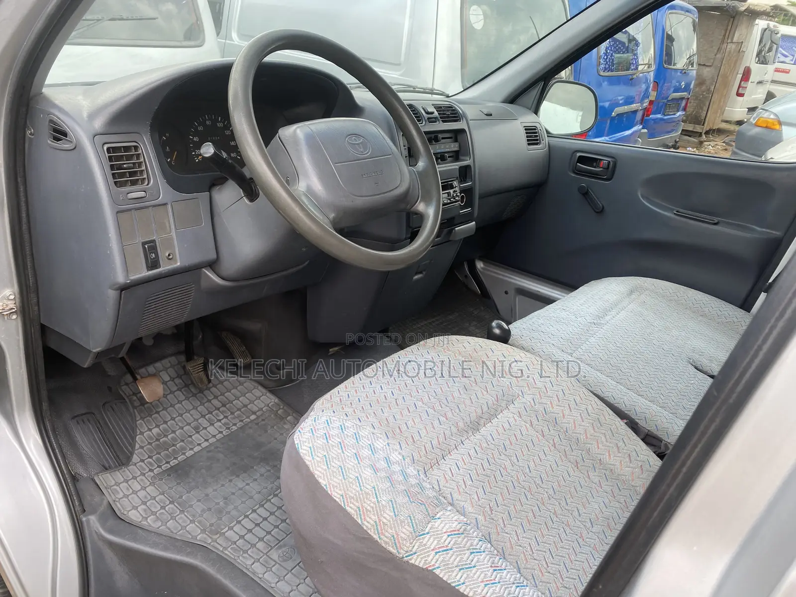 Toyota HiAce 2005 Silver