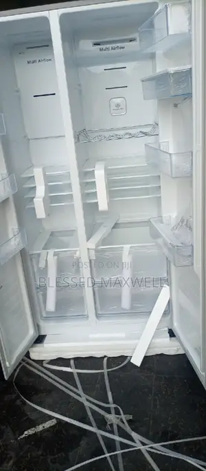 (REF 67WSBG) Hisense Side by the Refrigerator