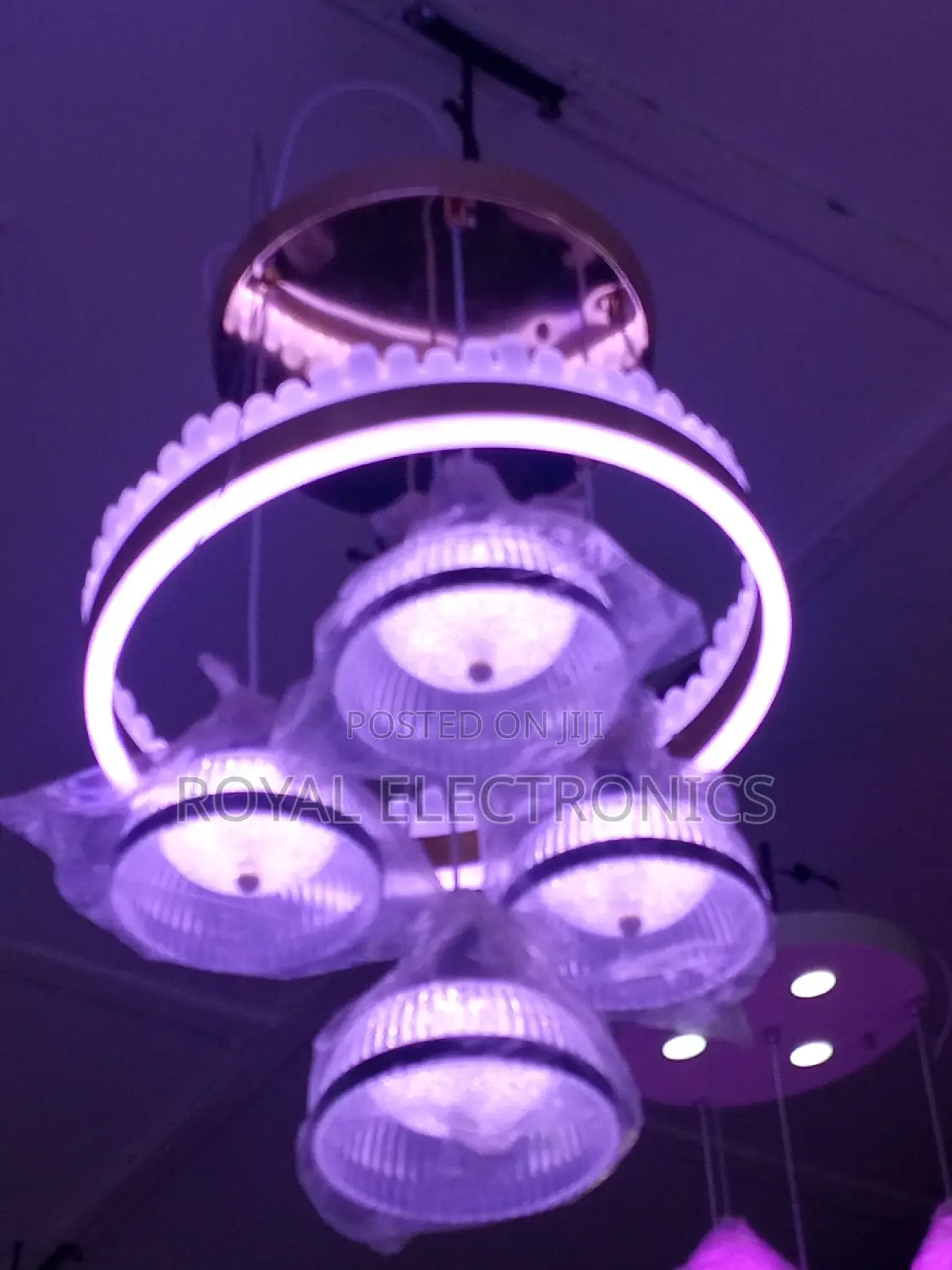 Top Class 4-Box Multicolor Dropping Chandelier Light