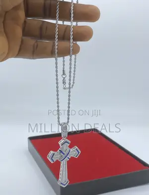 Luxe Iced Men’S Neckpiece N Pendant Silver
