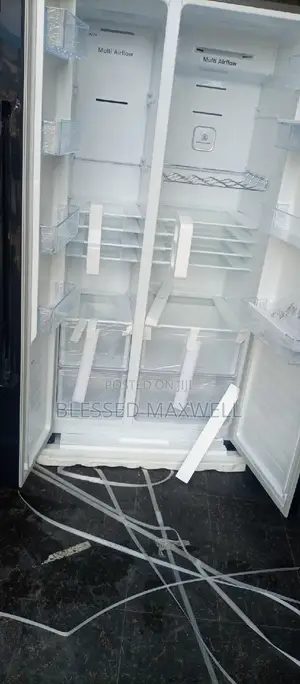 Hisense Side by Side Refrigerator With Water Dispenser