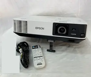 Uk Used Epson 5500 Lumens 4 Church, Show Room, Meet Room Etc