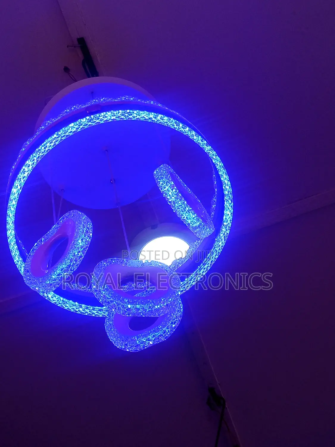 World Class Multicolor 3-Drop Led Chandelier Light