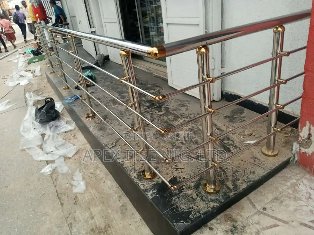 Cap Gold/Silver Pipes Baluster