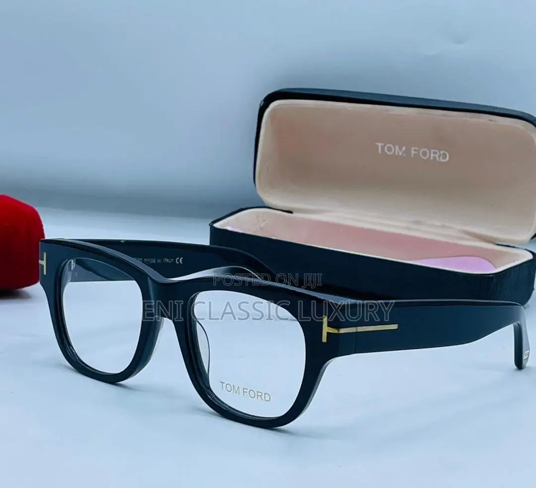Original Luxury Eyewear Collection Prada Available in Store