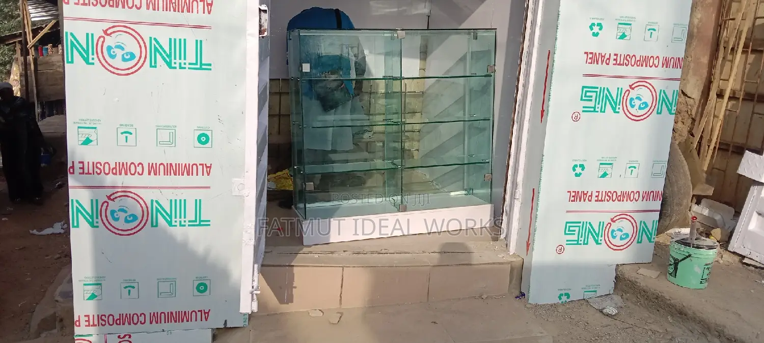 Frameless Display Shelf