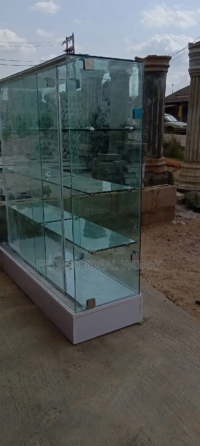 Frameless Display Shelf