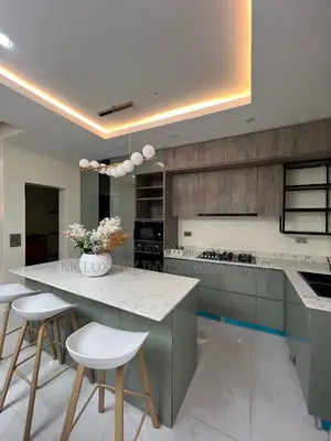 3bdrm Penthouse in Lekki for sale