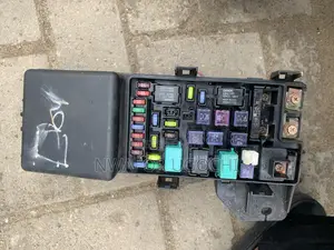 Engine Fuse Box 2003-2007 Accord V6