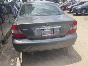 Toyota Camry 2004 Gray