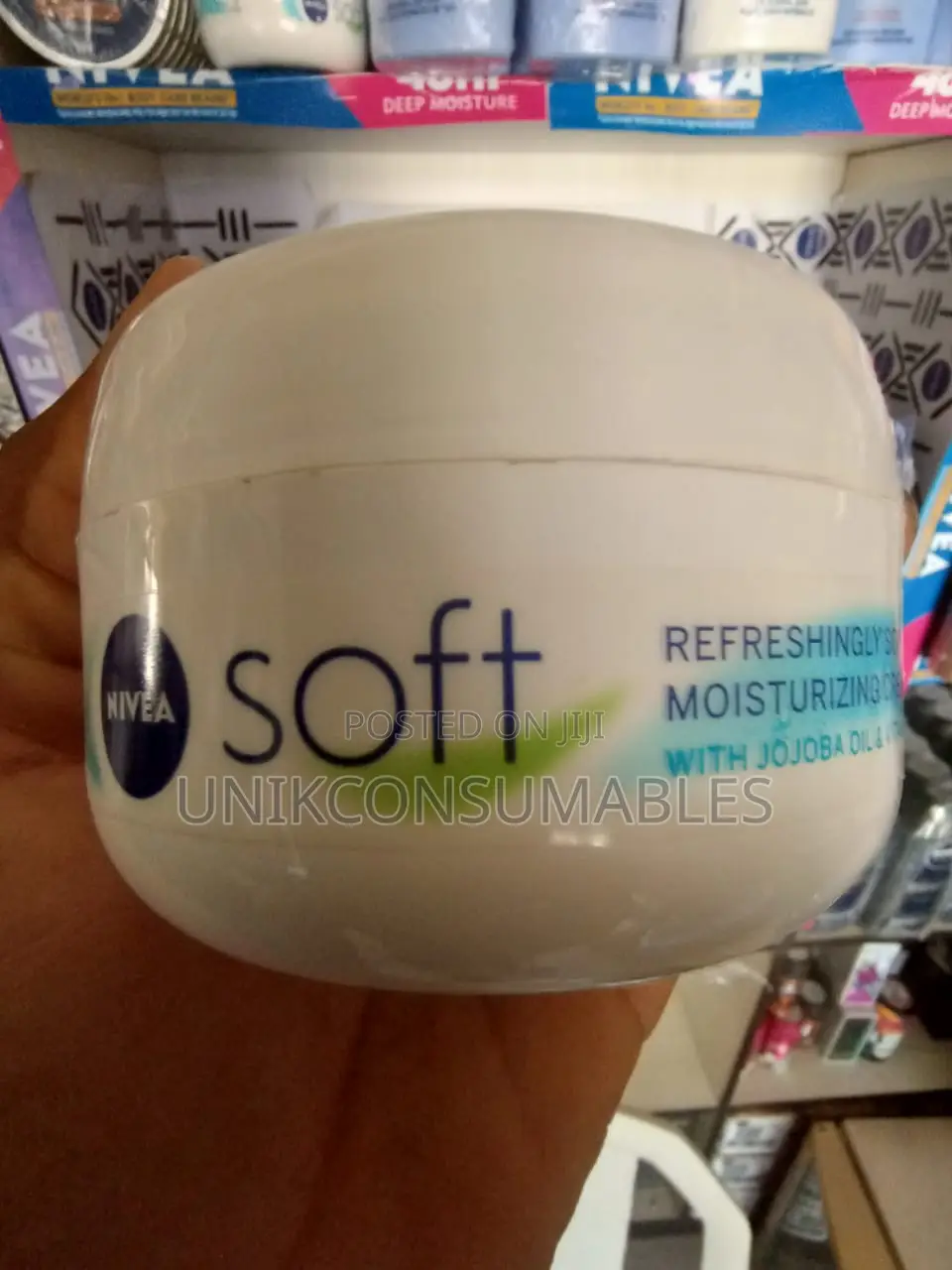 Nivea Soft Refreshing Moisturizing Cream