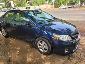 Toyota Corolla LE 4dr Sedan (1.8L 4cyl 4A) 2013 Blue