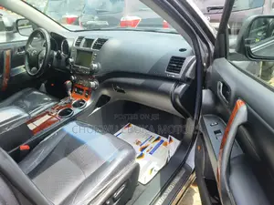 Toyota Highlander Limited 2012 Gray