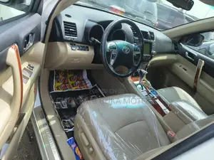 Toyota Highlander Limited 2012 White