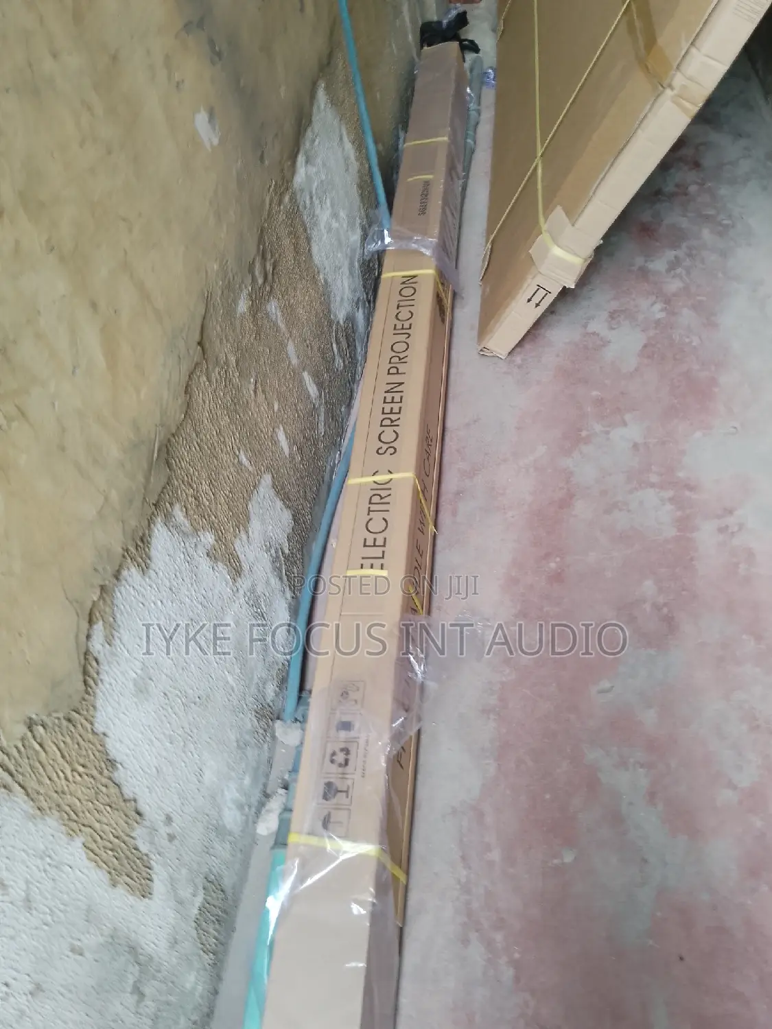 120*120 Electric Projection Screen