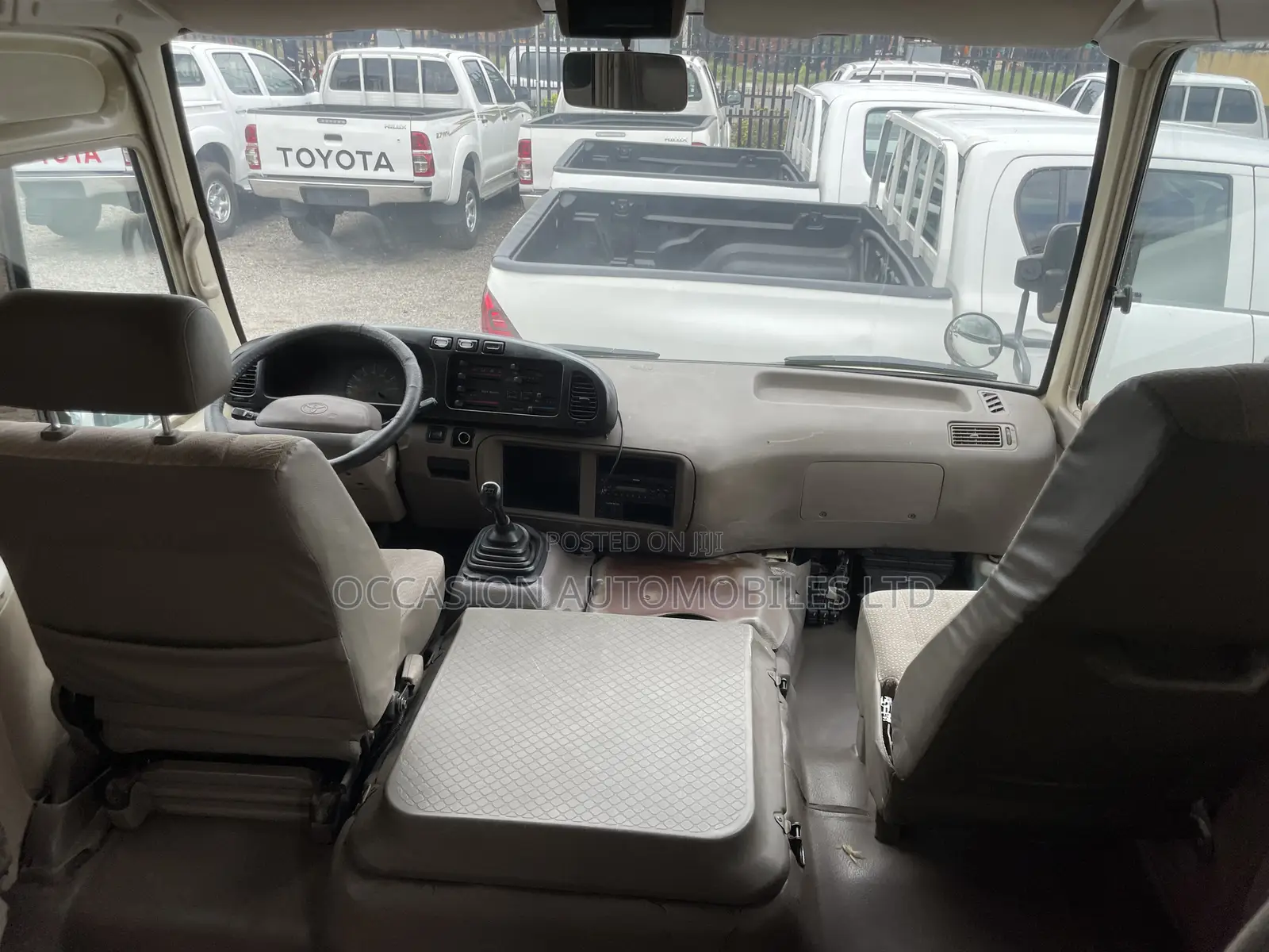 Toyota Coaster 2011 Gold