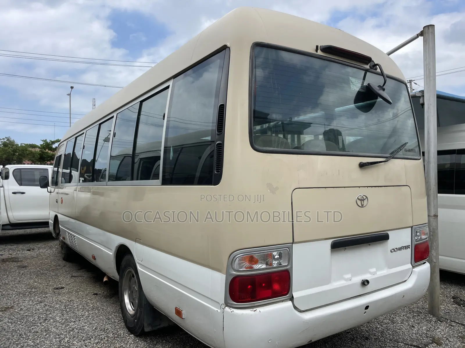 Toyota Coaster 2011 Gold
