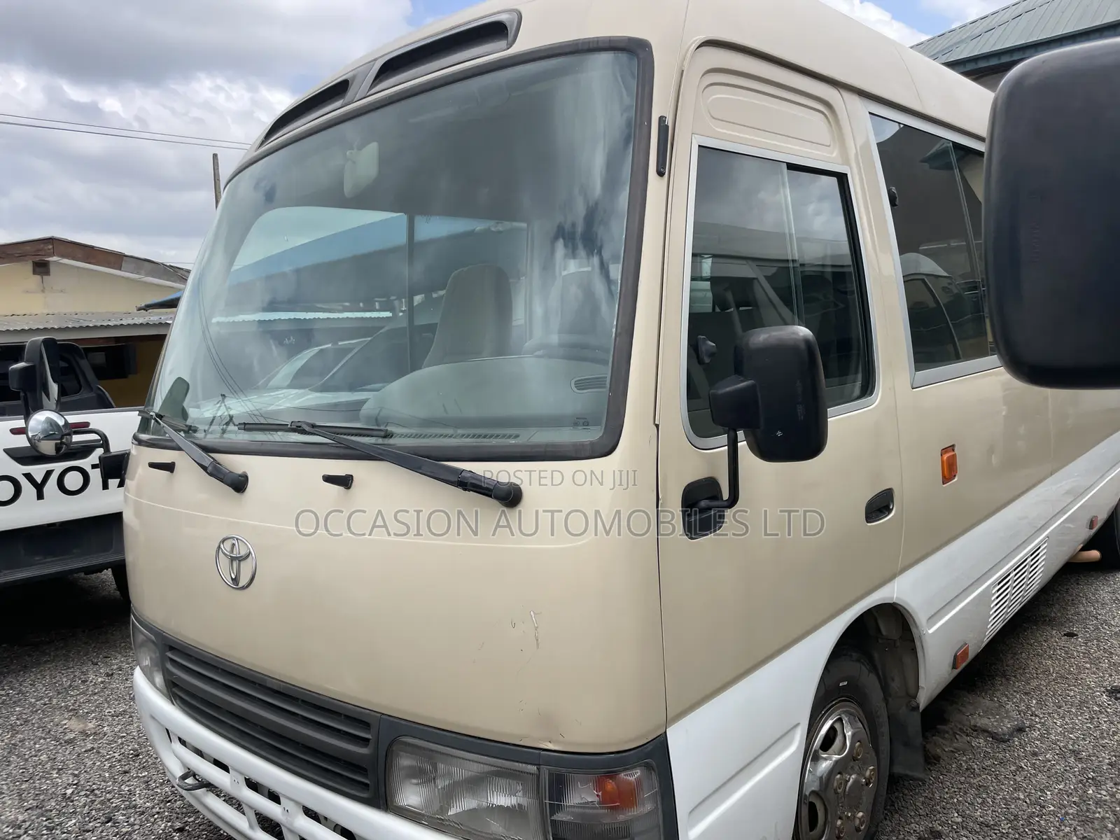 Toyota Coaster 2011 Gold