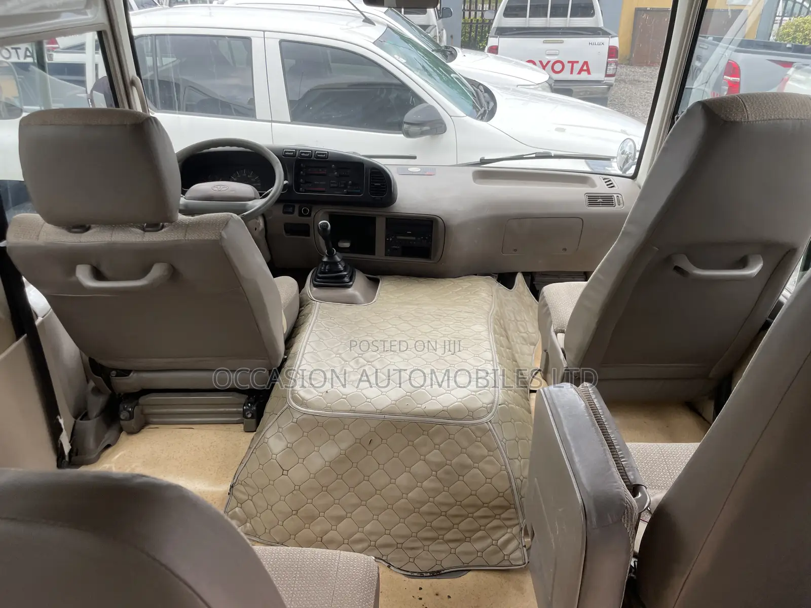 Toyota Coaster 2011 Gold