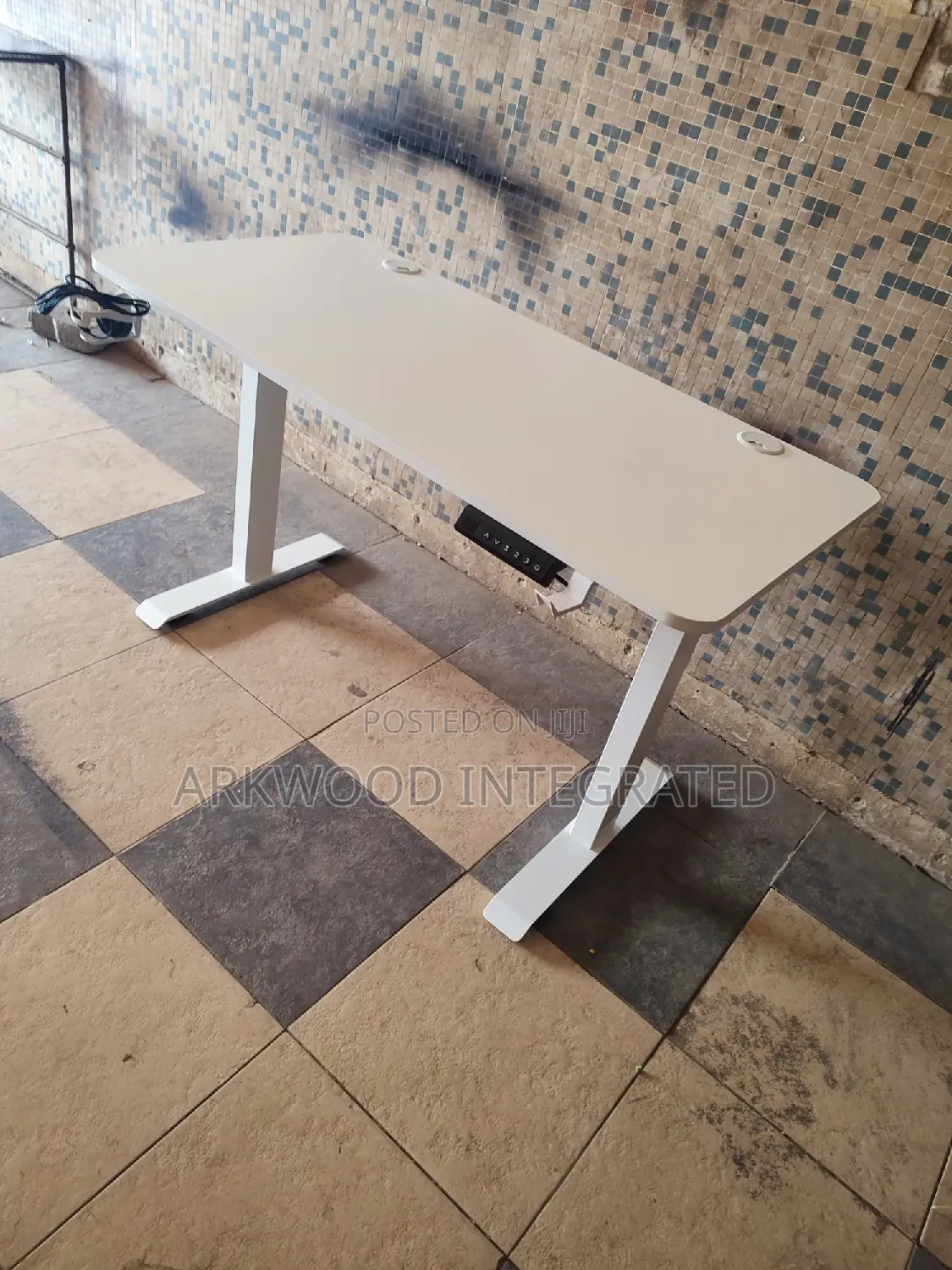 Electric Height Adjustable Reading/Work Table