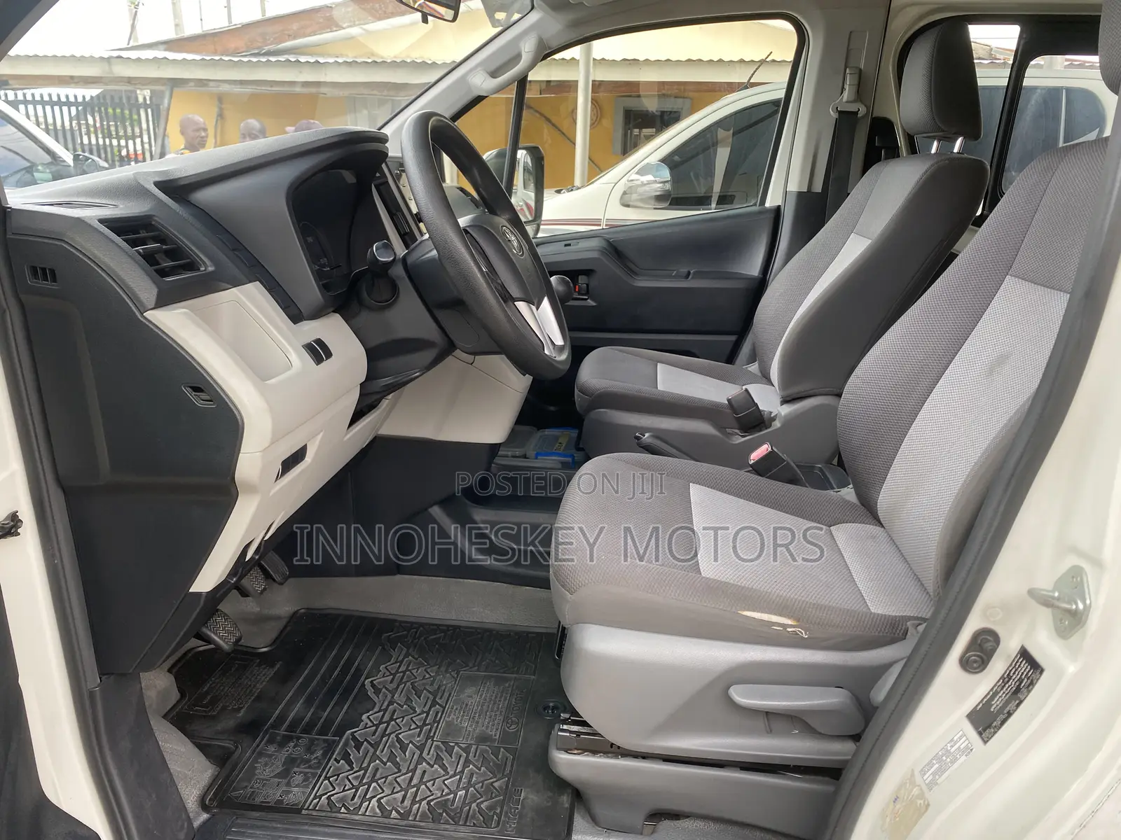 Toyota HiAce 2019 White