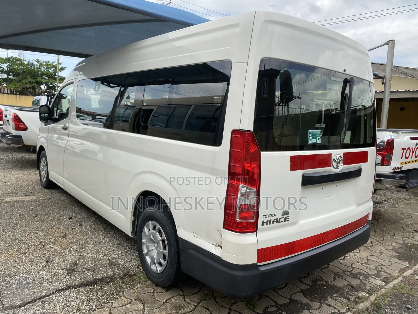 Toyota HiAce 2019 White