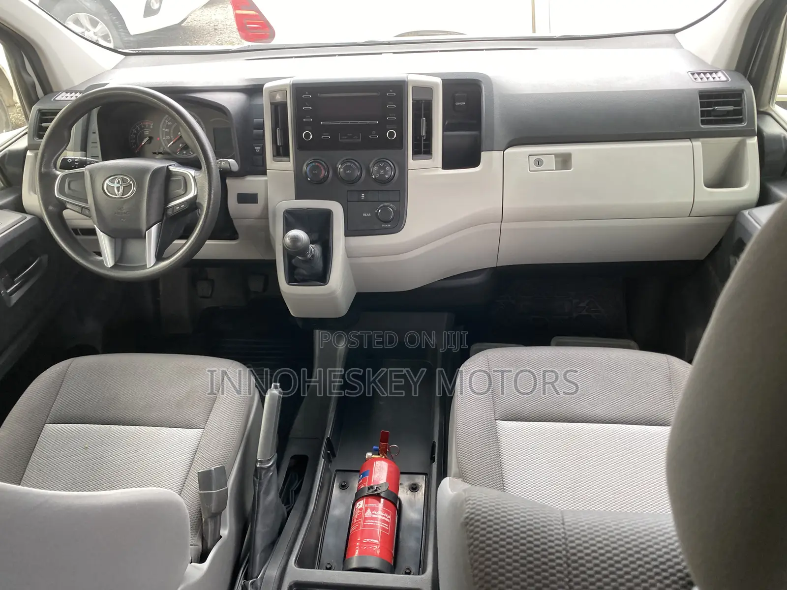 Toyota HiAce 2019 White