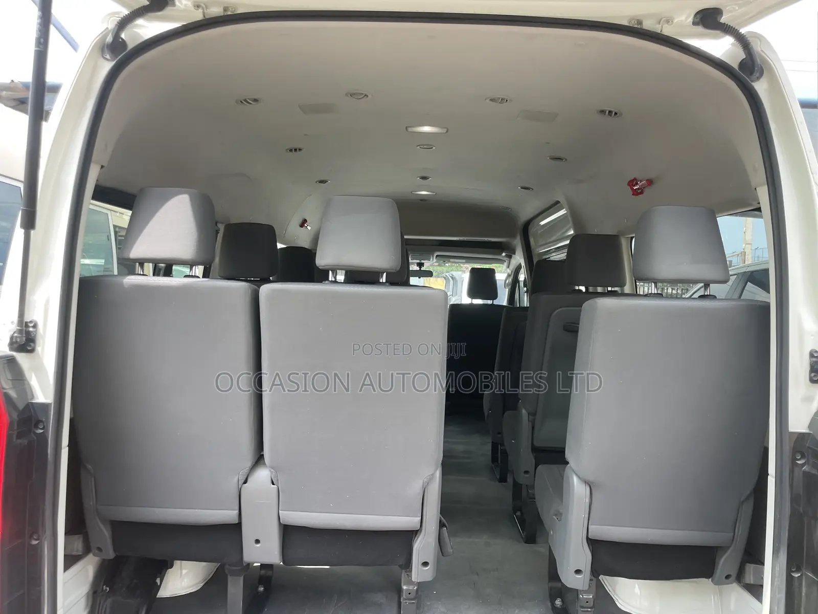 Toyota HiAce 2019 White